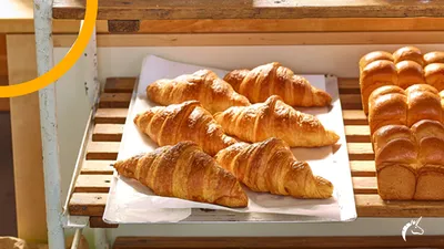Croissants de masa madre fermentados durante la noche